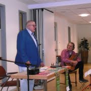 Lesung mit Herrn Nientiedt, musikalische Begleitung Herr Lammerding